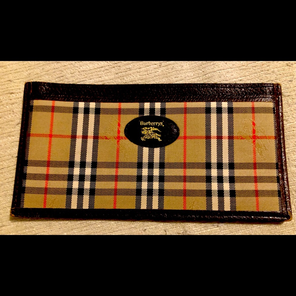 Authentic pre-loved men’s Burberrys wallet